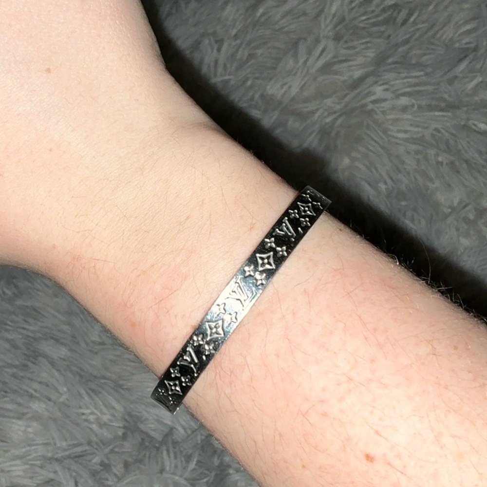 🚨DESIGNER INSPIRED SILVER MONOGRAMMED BANGLE!